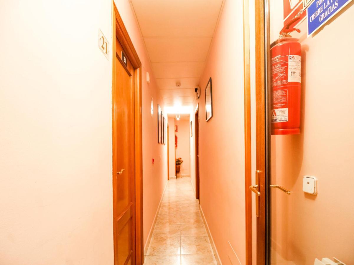 Oyo Hospedaje El Gato Segovia Bagian luar foto