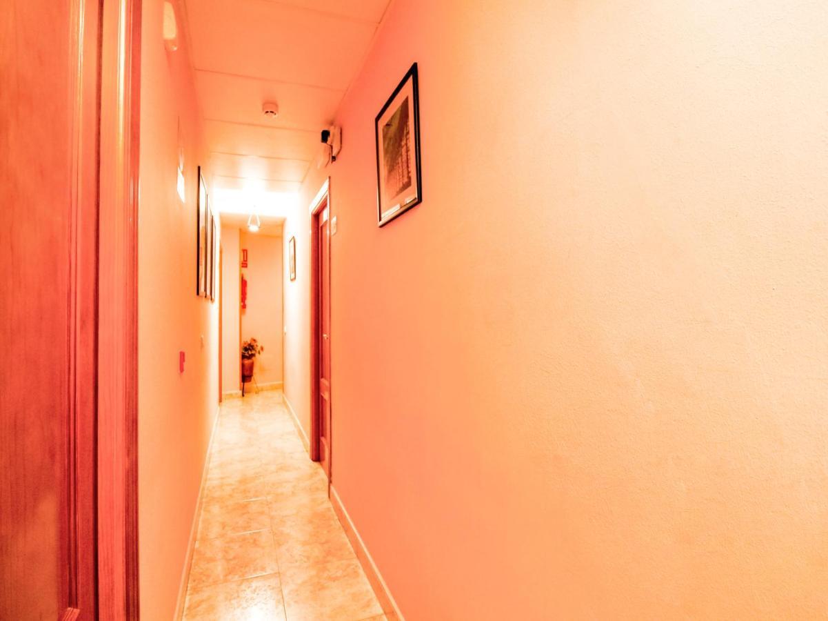 Oyo Hospedaje El Gato Segovia Bagian luar foto