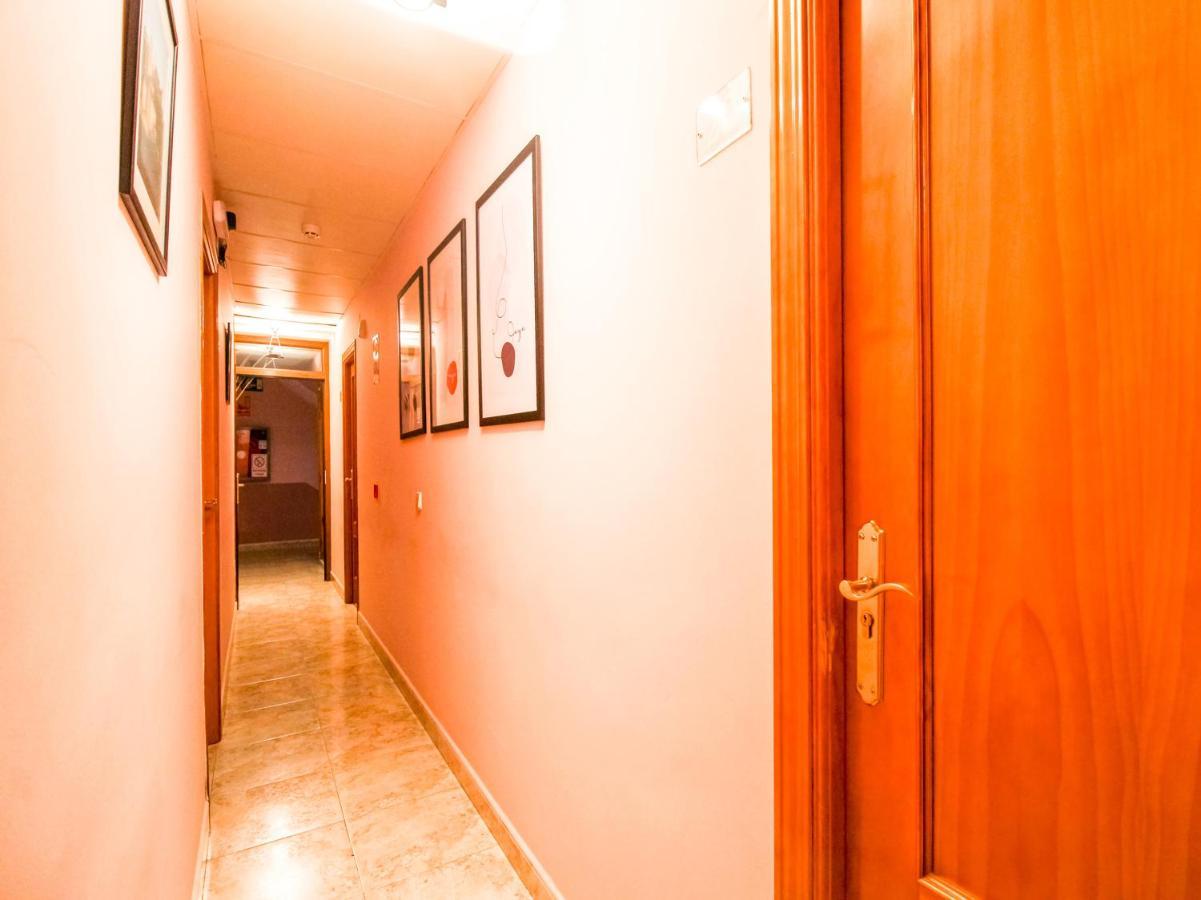 Oyo Hospedaje El Gato Segovia Bagian luar foto
